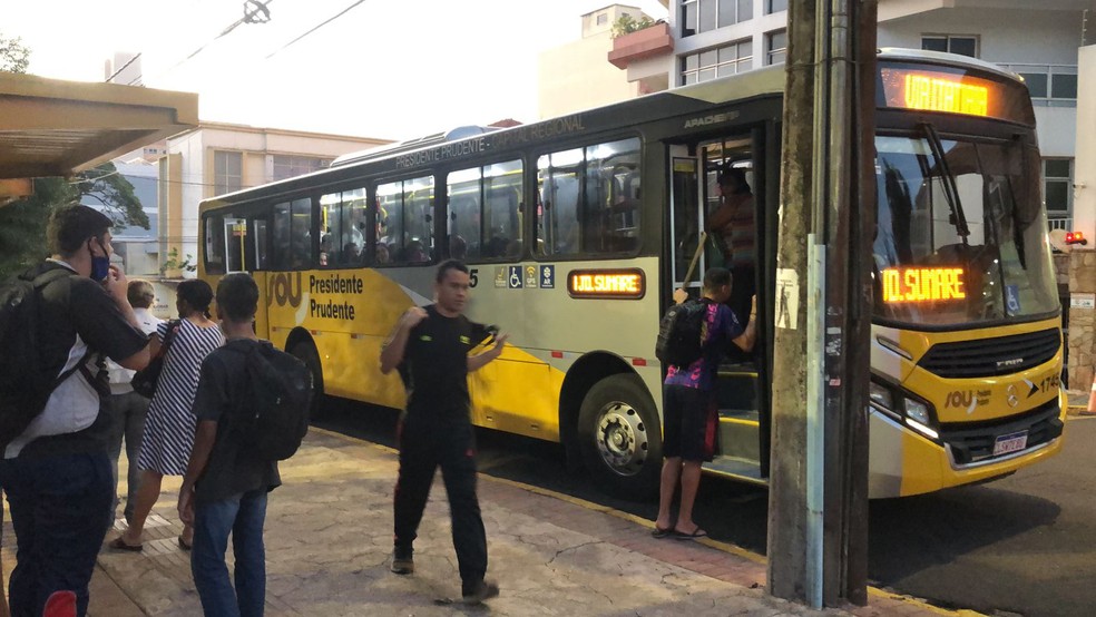 CEI realizou nova fiscalização no transporte coletivo de Presidente Prudente (SP) — Foto: Renato Campanari/TV Fronteira