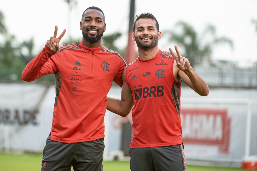 Gerson e Thiago Maia no treino do Flamengo  Foto: Alexandre Vidal/Flamengo
