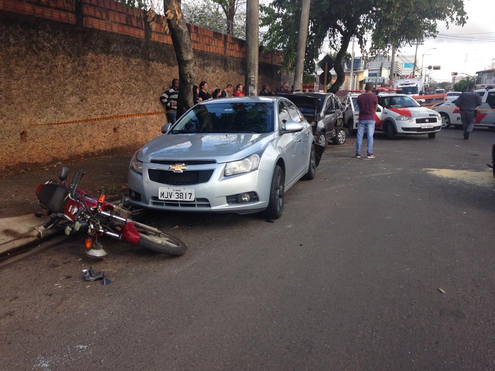 Motociclista chegou a recusar atendimento, mas foi socorrido pelo Samu — Foto: Paulo Paes/Arquivo pessoal