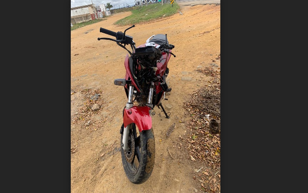 Condutor da moto sofreu ferimentos graves, segundo a PRF de Vitória da Conquista, sudoeste da Bahia — Foto: Divulgação / Polícia Rodoviária Federal (PRF)