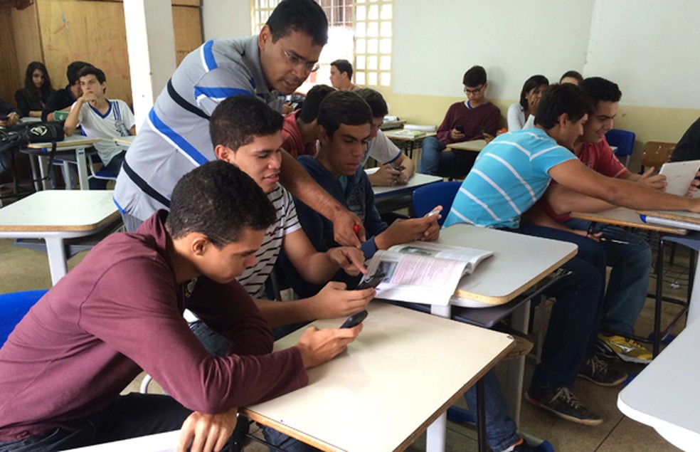 Oportunidades sÃ£o para professores e servidores administrativos em GoiÃ¡s â€” Foto: Paula Resende/ G1