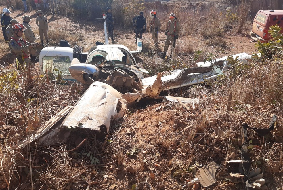 Bombeiros socorreram vítimas de queda de avião em MT — Foto: Corpo de Bombeiros