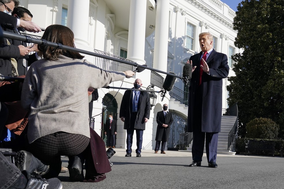 Trump diz que há 'muita raiva' sobre tentativa de impeachment