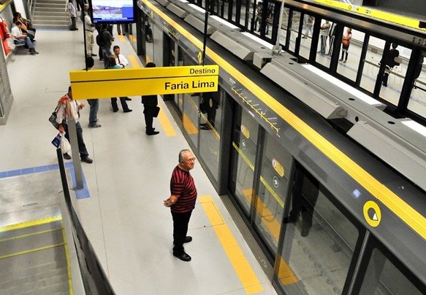 Plataforma da estação de metrô Faria Lima, que faz parte da Linha 4-Amarela (Foto: Reprodução/Facebook)