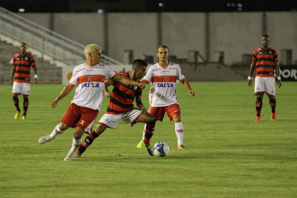 Campinense e CRB voltam a se enfrentar pelo Copa do Nordeste (Foto: Arquiv / Jornal da ParaÃ­ba)