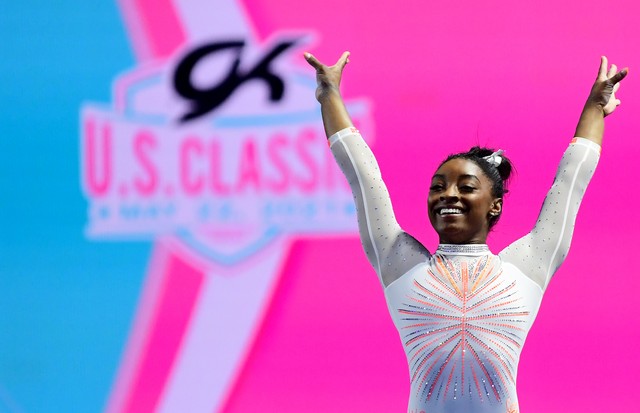 INDIANAPOLIS, INDIANA - MAY 22: Simone Biles smiles after competing her floor routine during the 2021 GK U.S. Classic gymnastics competition at the Indiana Convention Center on May 22, 2021 in Indianapolis, Indiana. (Photo by Emilee Chinn/Getty Images) (Foto: Getty Images)