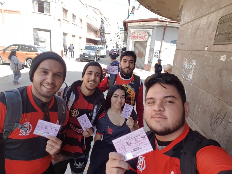 Torcedores do Flamengo com ingressos em Oruro &mdash; Foto: Arquivo Pessoal