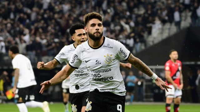 Yuri Alberto comemora gol em Corinthians x Atlético-GO