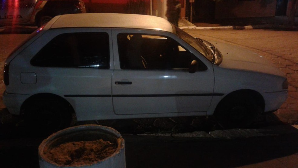 Carro usado pelos suspeitos foi apreendido pela polícia — Foto: Polícia Militar de MT
