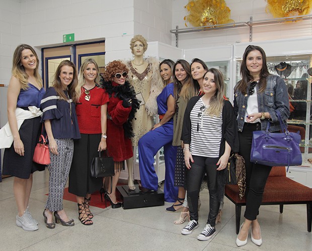 Tia Suelly se reúne com Valesca Popozuda e blogueiras para falar sobre moda (Foto: Globo/Fabiano Battaglin)
