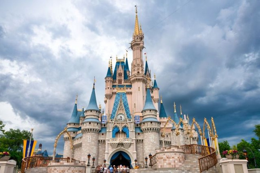 Castelo da Cinderela, em parque temático Magic Kindgom, da Disney — Foto: Getty Images