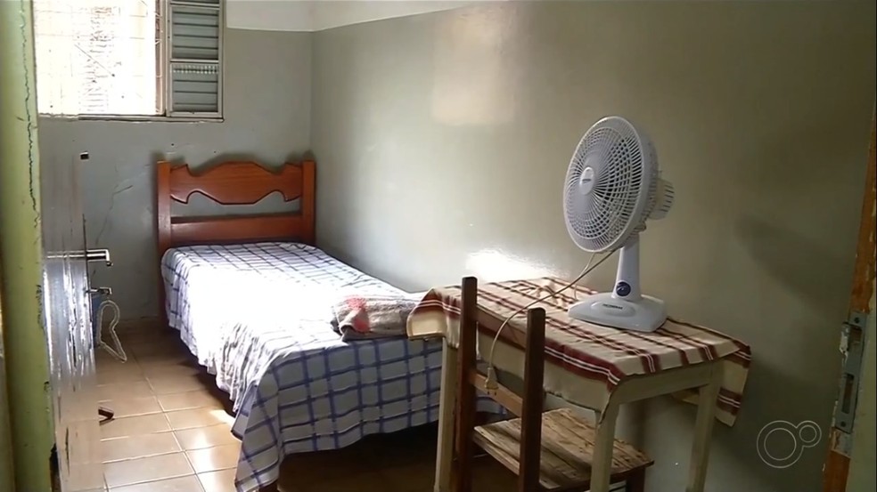 Pessoas em situa&ccedil;&atilde;o de rua s&atilde;o acolhidas em hot&eacute;is de Pen&aacute;polis durante a pandemia &mdash; Foto: Reprodu&ccedil;&atilde;o/TV TEM