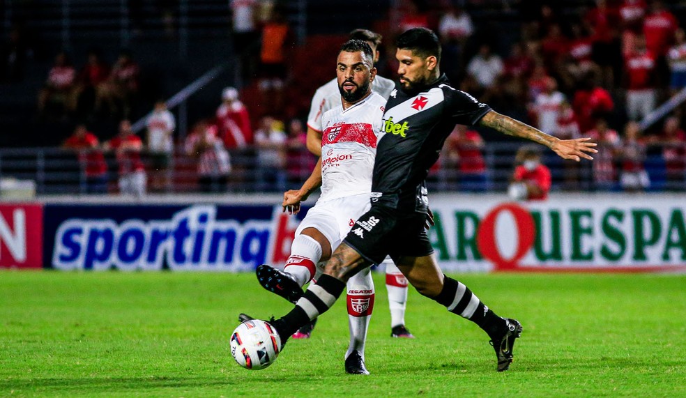 Maicon disputou sete partidas pelo CRB — Foto: Ailton Cruz/Gazeta de Alagoas