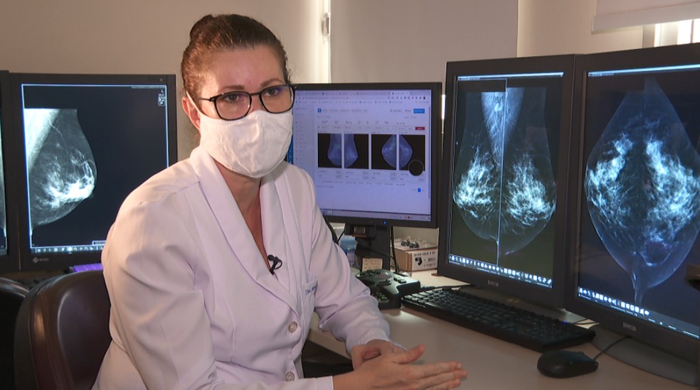 Média radiologista diz que exames de mamografia são a melhor maneira de prevenir o câncer de mama — Foto: Sérgio Oliveira/EPTV