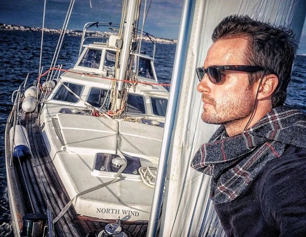 Max Fercondini em seu barco (Foto: Reprodução/Instagram )