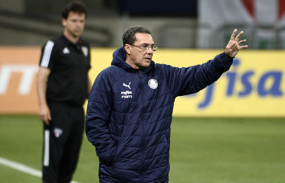 [OPINIÃO] Luxemburgo prefere defender sua razão que fortalecer seu trabalho