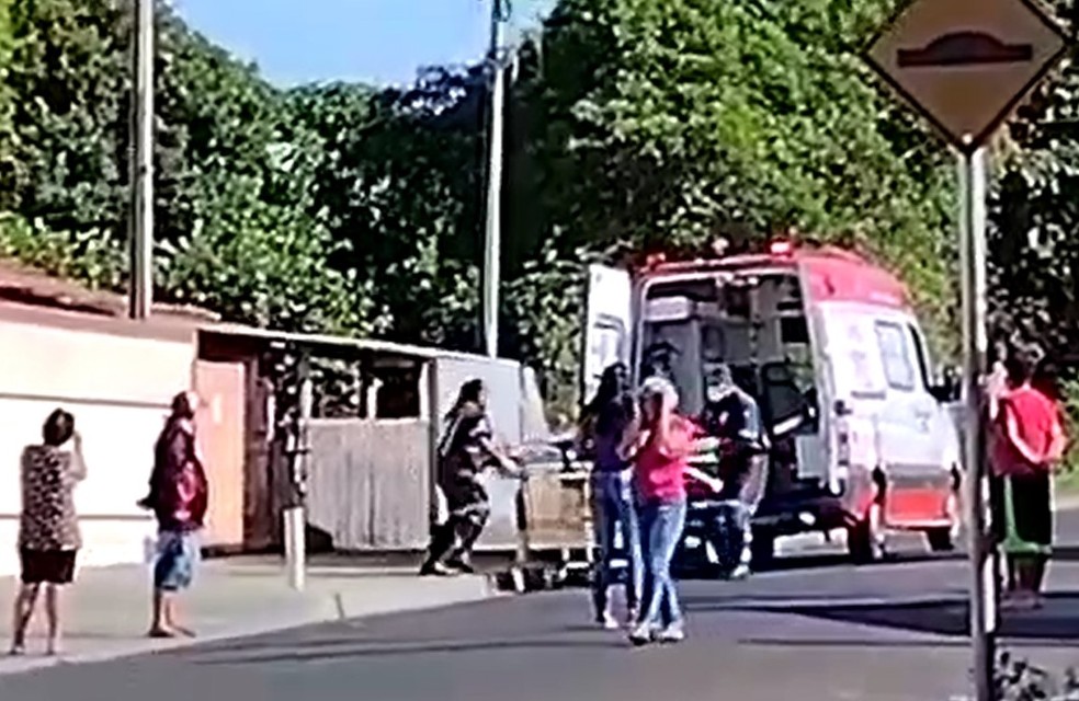 Homem de 28 anos foi socorrido pelo Samu e transferido em estado grave para hospital de Bauru — Foto: Arquivo pessoal