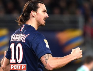 Ibrahimovic comemora gol do PSG contra o Saint-Étienne (Foto: Agência AFP )