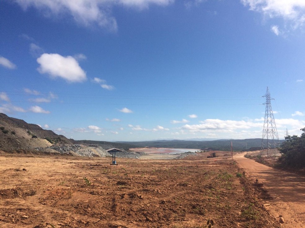 Cerca de 800 pessoas trabalham na mineraÃ§Ã£o em Riacho dos Machados â€” Foto: Juliana Peixoto/G1