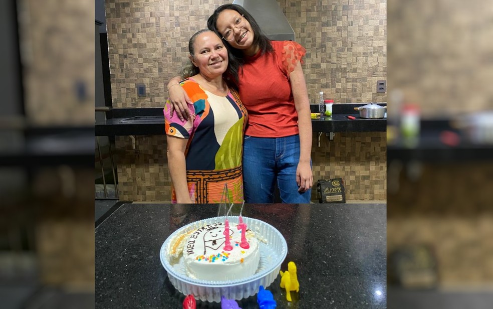 Maria Elza e Fernanda Rodrigues, de 17 anos, morreu ao chegar em uma academia em Goiânia  — Foto: Arquivo Pessoal/Maria Elza