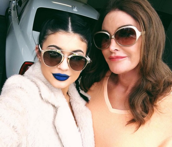 Kylie e Caitlyn Jenner em foto publicada no Instagram (Foto: Reprodução/Instagram)