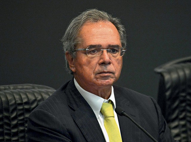 Paulo Guedes, ministro da Economia, em entrevista à rádio Jovem Pan (Foto:  Marcelo Camargo/Agência Brasil)