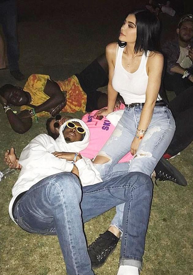 Kylie e Travis no Coachella, dias após o fim do namoro dela e Tyga (Foto: Reprodução/ Instagram)
