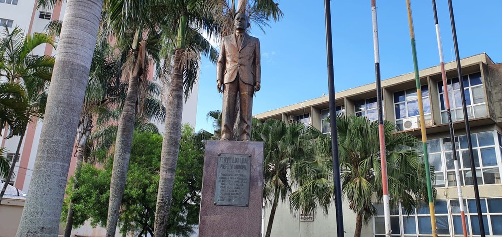 Ato simbólico lembrou o 56º aniversário de falecimento do ex-prefeito Florivaldo Leal, em Presidente Prudente (SP) — Foto: Wellington Roberto/g1