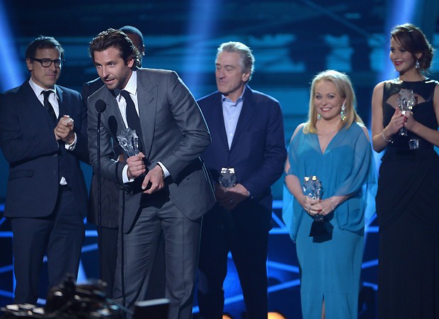 Bradley Cooper ao lado do elenco de O Lado Bom da Vida (Foto: Getty Images)