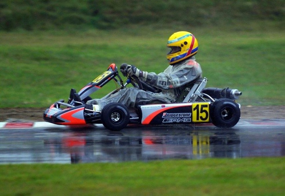 Lewis Hamilton pilota kart em 2001, no Mundial em Kerpen — Foto: Reprodução/rede social