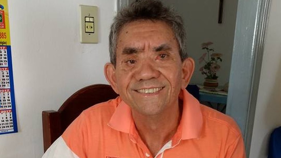 Um estudante de 12 anos agrediu o professor Paulo Procópio, de 62 anos, com um caderno e com socos  — Foto: Arquivo pessoal
