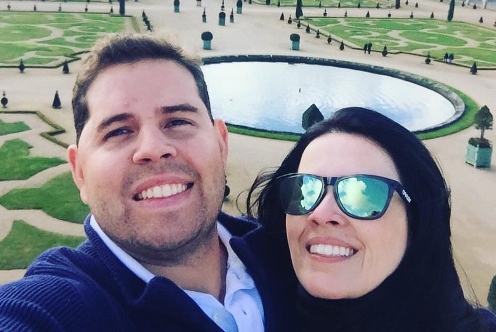 Casal morreu após carro bater de frente com outro veículo em MG (Foto: Reprodução/Redes Sociais)