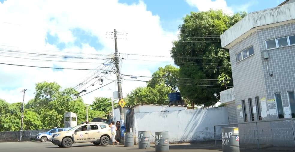 Operação no Complexo Penitenciário em Salvador investigou presença de armas com internos da unidade — Foto: Anderson Ferreira / TV Bahia