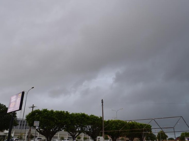 Previsão é de céu nublado e mais chuvas para o Vale do Jamari, nesta quarta, 28 (Foto: Franciele do Vale/G1)