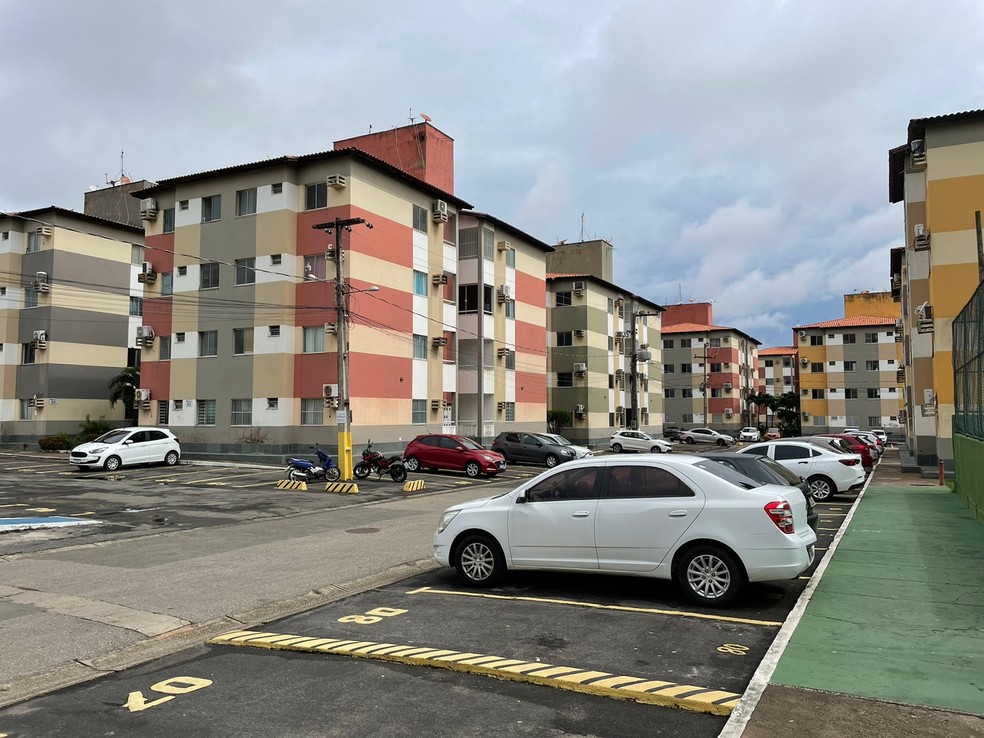 Agressões aconteceram dentro de um condomínio, no bairro Jardim Eldorado. — Foto: Adriano Soares / Grupo Mirante