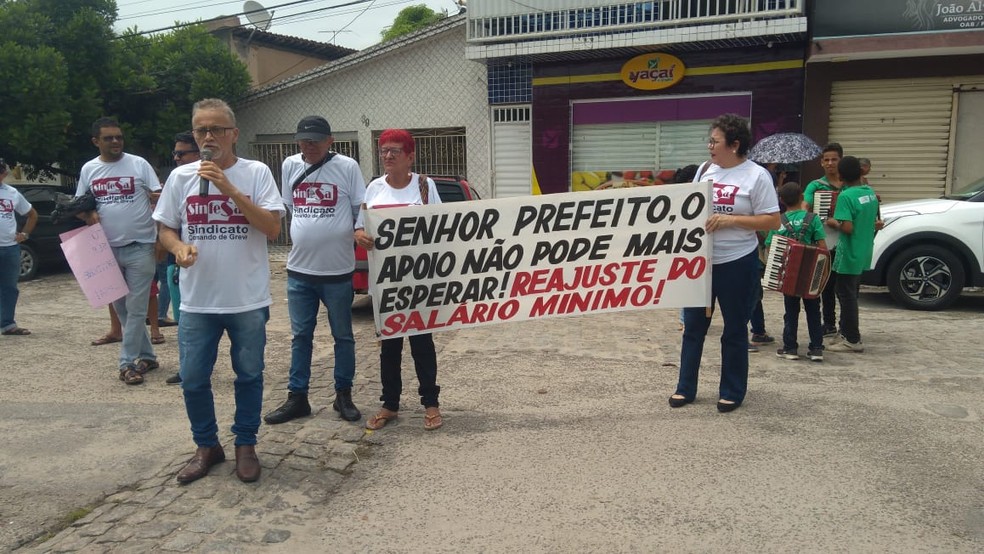 Professores e funcionários da educação pública do município de Santa Rita, entram em greve a partir desta segunda (6). — Foto: Sinfesa/Arquivo pessoal.