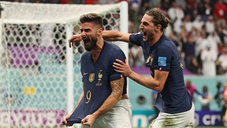 França desempata em momento de superioridade da Inglaterra no jogo — Foto: ADRIAN DENNIS/AFP