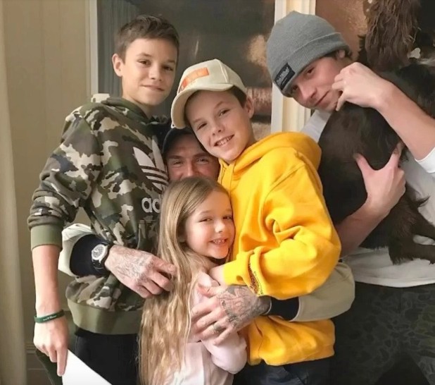 David Beckham com ses quatro filhos com a ex-Spice Girl Victoria Beckham (Foto: Instagram)