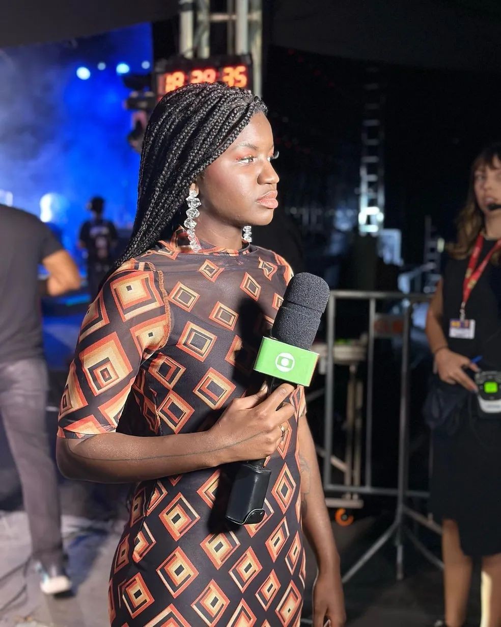 Kenya Sade é chefe de programação de canal e namora pintora — Foto: Instagram