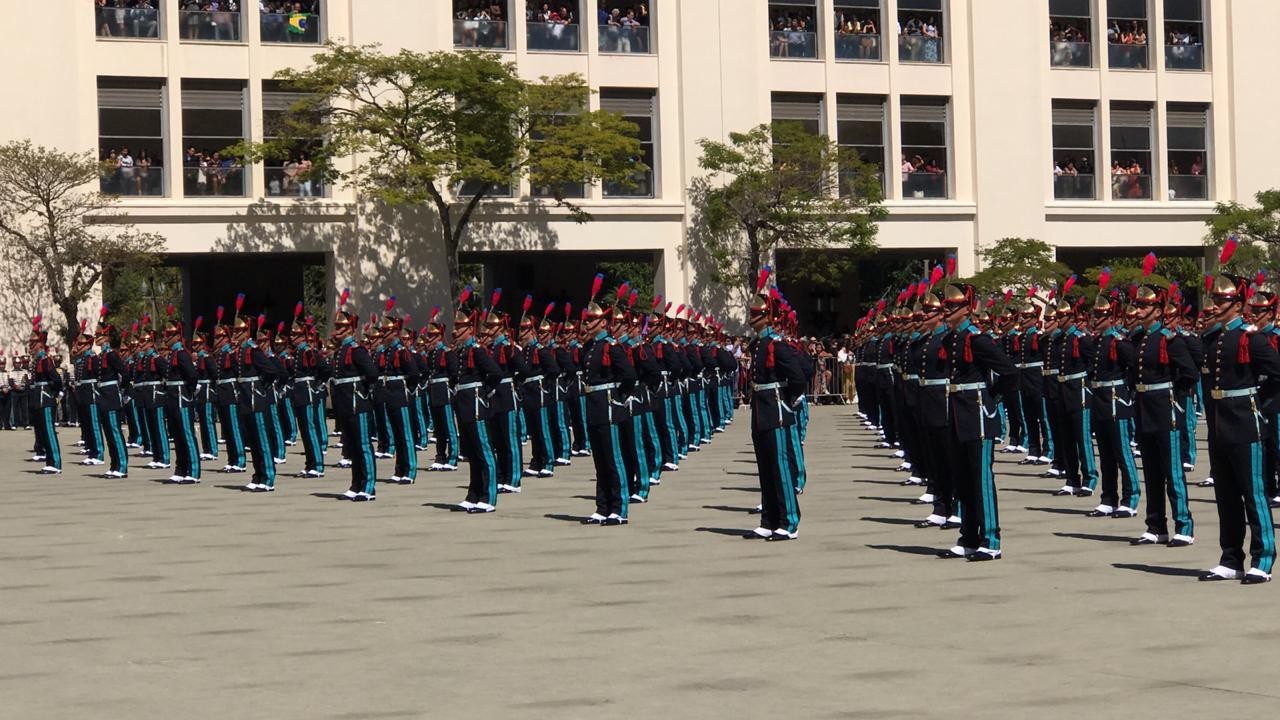 Exército abre concurso nacional com 440 vagas para quem tem nível médio thumbnail