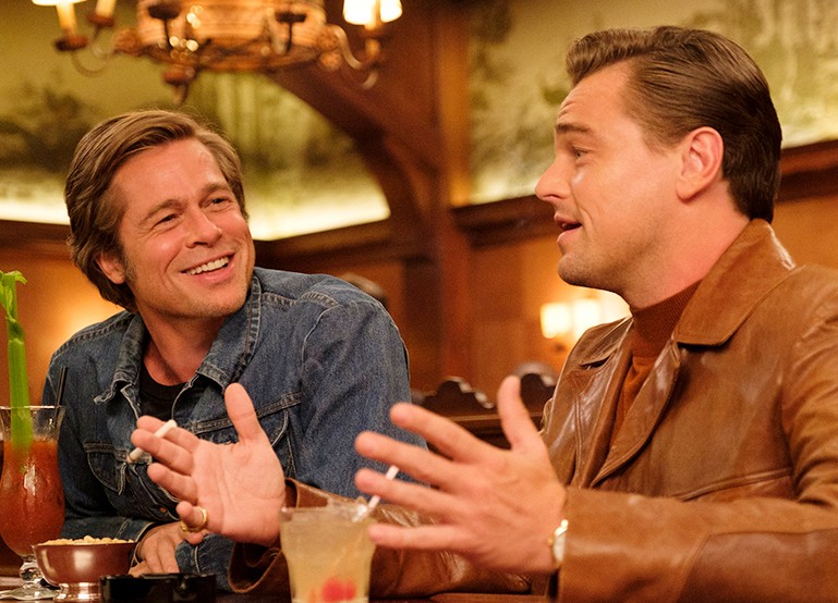 Brad Pitt e Leonardo DiCaprio em cena de Era Uma Vez em Hollywood (Foto: Reprodução)