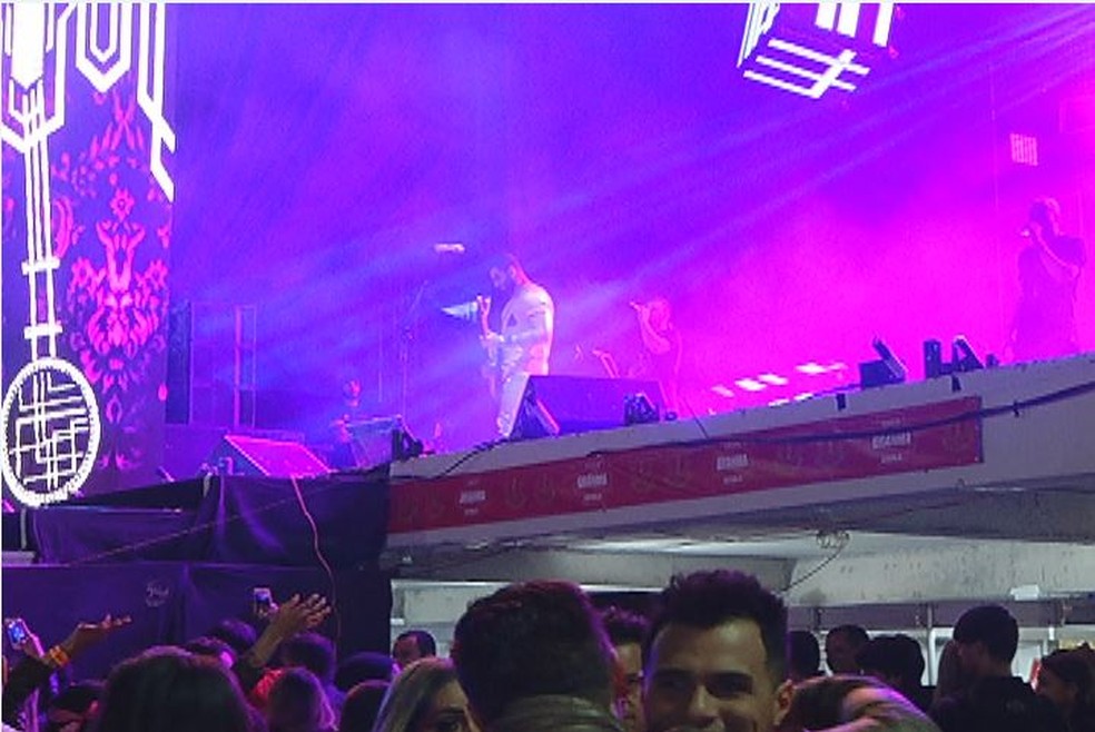 Sertanejo Gusttavo Lima Se Apresenta Durante A 43ª Expomontes Grande Minas G1