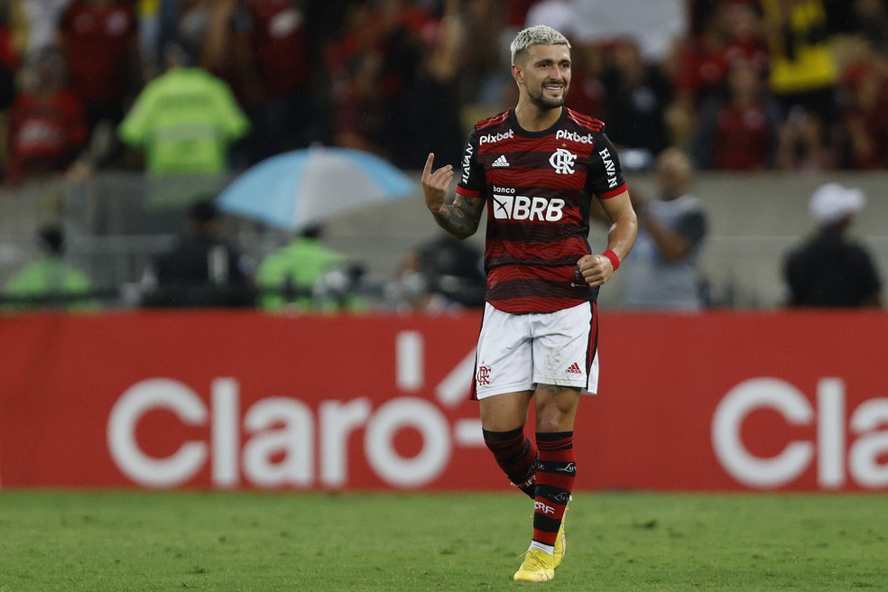 Arrascaeta comemora gol do Flamengo sobre o São Paulo — Foto: Wagner Meier/Getty Images