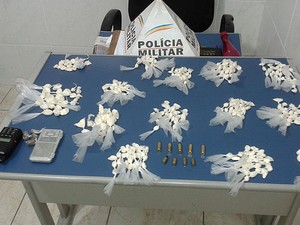 Apreensão drogas Bairro São Benedito Juiz de Fora (Foto: PM/Divulgação)