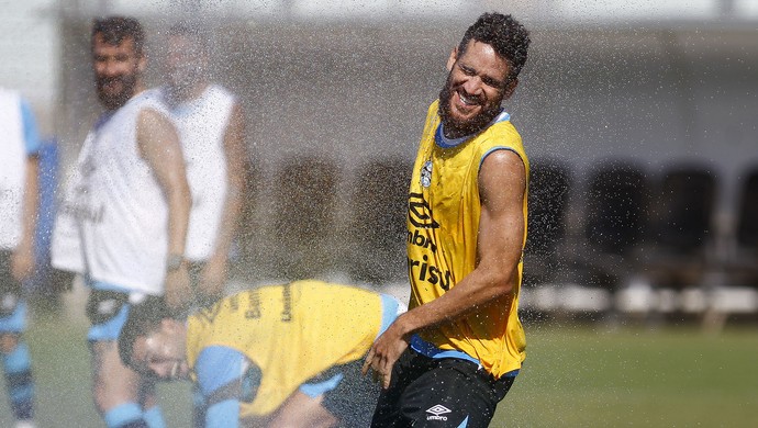 Grêmio negocia com empresário de Marcelo Oliveira para estender vínculo