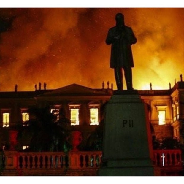 Incêndio no Museu Nacional, no Rio (Foto: Reprodução/Instagram)