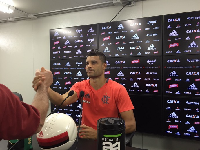 Ederson perde metade de turno e Fla prepara para volta até fim de setembro