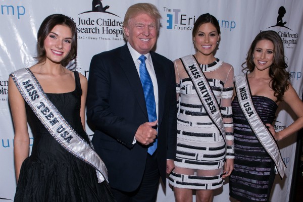 Lee Graham (Miss Teen America 2014), Donald Trump, Gabriela Isler (Miss Universo 2013) e Nina Sanches (Miss Estados Unidos 2014) (Foto: Getty Images)