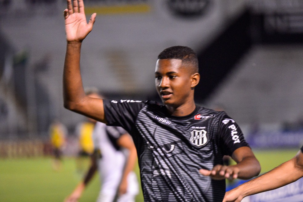 Athletico Confirma Contratacao De Lateral Esquerdo Abner Revelacao Da Ponte Preta Athletico Pr Ge