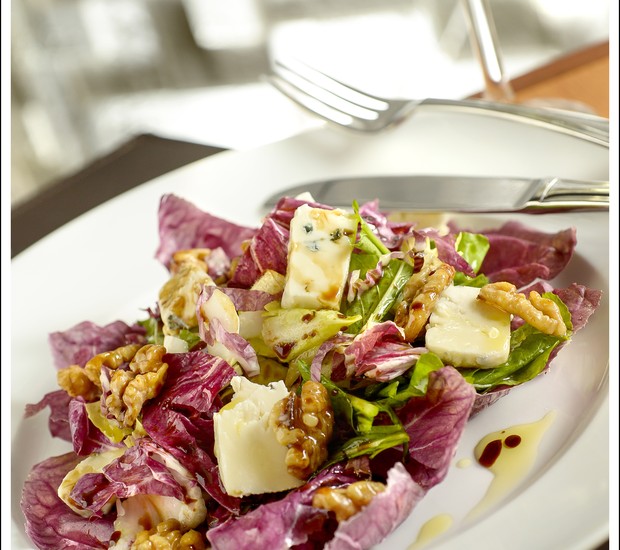  Receita de salada intaliana, chamada Insalata Amarone, rende uma porção (Foto: Divulgação)